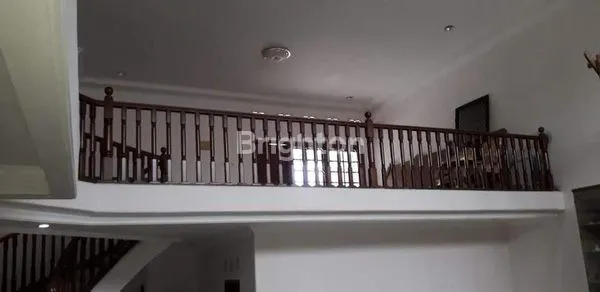 image RUMAH RAWA BELONG, PALMERAH JAKARTA BARAT SEMI LUX, 2 LANTAI, ADA KOLAM RENANG (4)