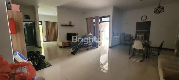 image RUMAH DIJUAL DI DARMO SATELIT 3 LANTAI  (3)