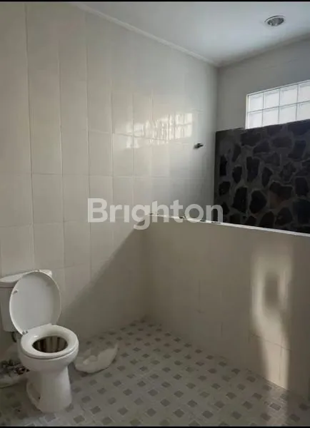 image RUMAH LOKASI STRATEGIS, NYAMAN, ASRI SERTA MURAH DI RENON (2)