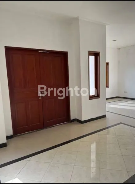 image RUMAH LOKASI STRATEGIS, NYAMAN, ASRI SERTA MURAH DI RENON (3)