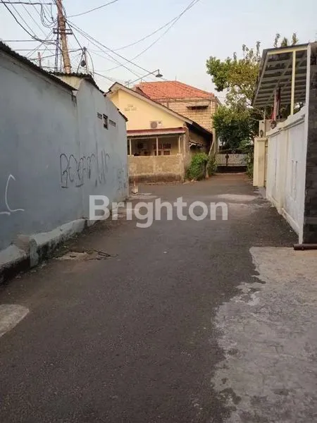 image RUMAH KEBON JERUK LOKASI STRATEGIS DEKAT BINUS KE MANGGISAN COCOK UNTUK KOS  (2)