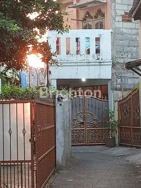 image RUMAH KEBON JERUK LOKASI STRATEGIS DEKAT BINUS KE MANGGISAN COCOK UNTUK KOS  (7)