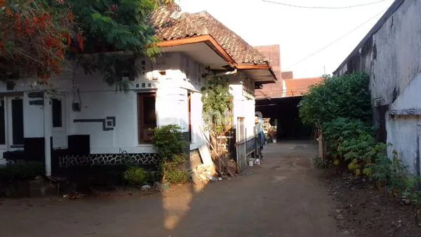 image RUMAH CLASSIC TENGAH KOTA MALANG (2)