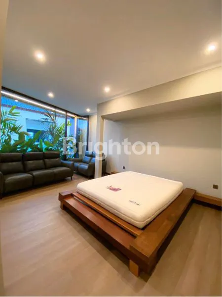 image SMART LUXURY VILLA WITH HIGH END MATERIAL EQUIPMENT AND FURNITURE (3)