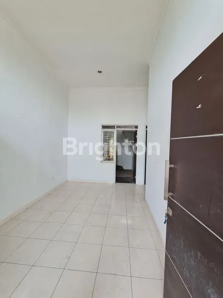 image RUMAH MINIMALIS SIAP HUNI DEPAN TAMAN DI METLAND TRANSYOGI (3)