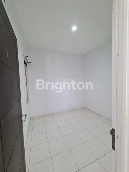 image RUMAH MINIMALIS SIAP HUNI DEPAN TAMAN DI METLAND TRANSYOGI (6)