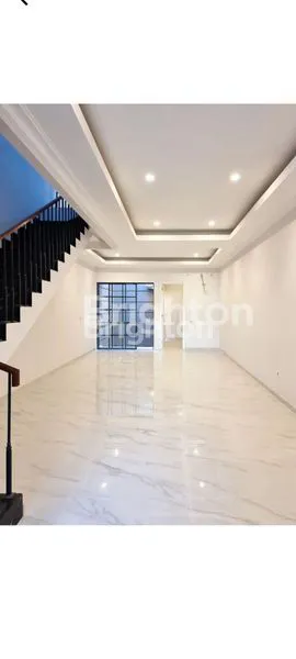 image RUMAH 2LANTAI GRESS BAGUS, TENGAH KOTA SURABAYA TIMUR (3)