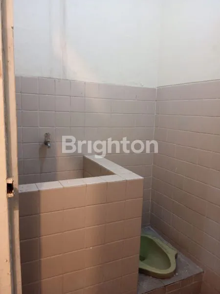 image RUMAH LOKASI STRATEGIS DEKAT SEKOLAHAN (2)