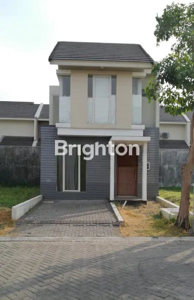 image RUMAH 2 LANTAI DI NORTHWEST PARK CITRALAND SURABAYA BARAT (1)