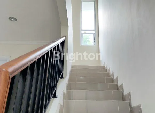 image RUMAH ROSSINI RAYA SYMPHONIA SUMMARECON GADING SERPONG (4)