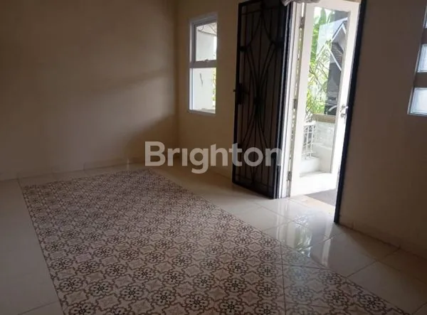 image RUMAH CANTIK BARU RENOV DIPALEM SEMI KARAWACI (7)