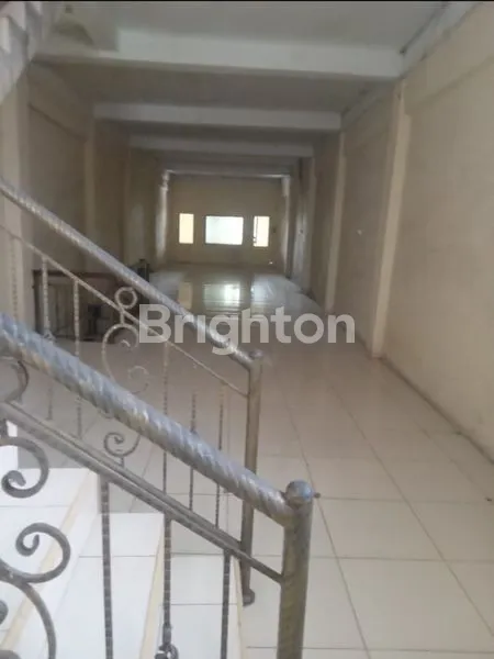 image RUKO TEMPAT SANGAT STRATEGIS UNTUK JADIKAN TEMPAT USAHA (6)