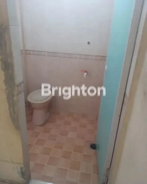 image RUKO TEMPAT SANGAT STRATEGIS UNTUK JADIKAN TEMPAT USAHA (8)