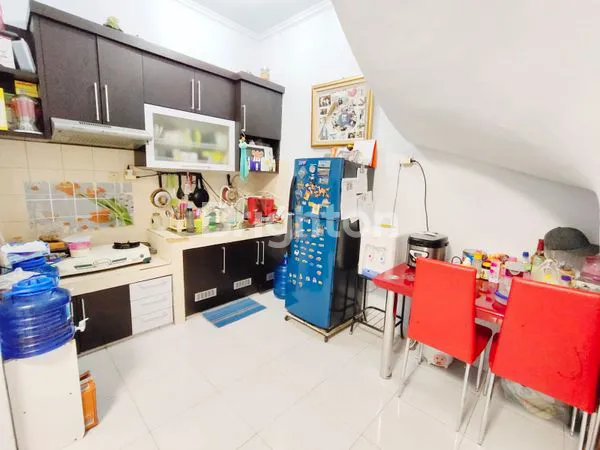 image RUMAH 2 LANTAI CANTIK MINIMALIS DI RESIDENCE CONDET (4)