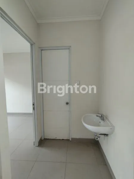 image RUMAH TERAWAT SIAP HUNI CITRALAND CIBUBUR CLUSTER MONTEVERDE PLUS KANOPI (5)