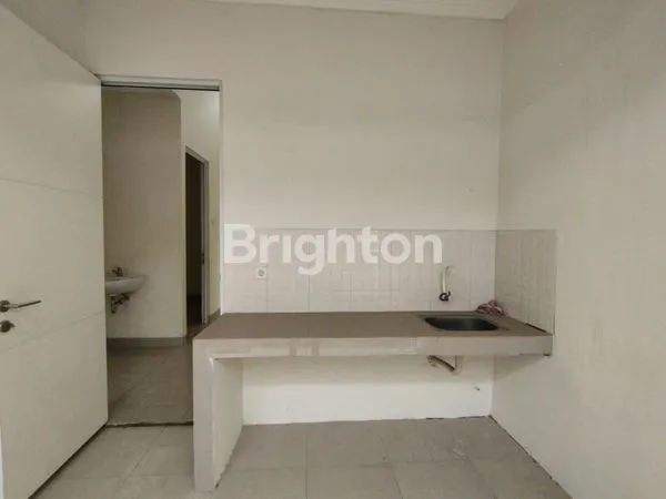 image RUMAH TERAWAT SIAP HUNI CITRALAND CIBUBUR CLUSTER MONTEVERDE PLUS KANOPI (7)