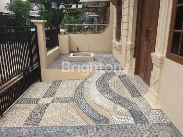 image RUMAH HOOK 2 LANTAI CENTER POINT SIAP HUNI (8)