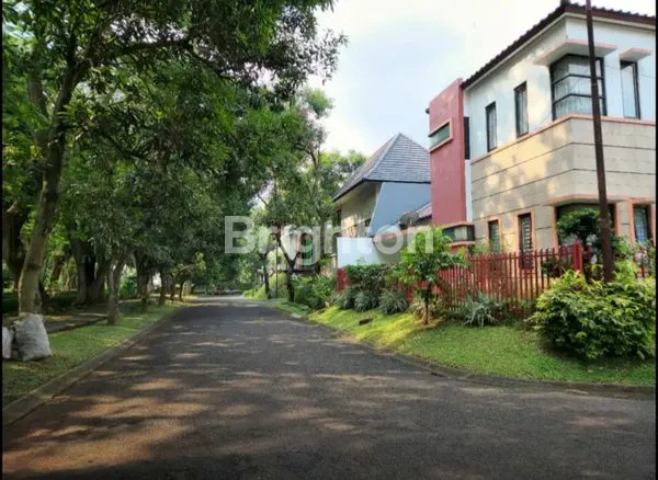 image RUMAH MEWAH HOEK ADA KOLAM RENANG DEKAT BINTARO JAYA TANGERANG SELATAN  (4)