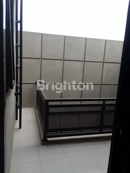 image RUMAH GRESS TENGGILIS UTARA  (4)