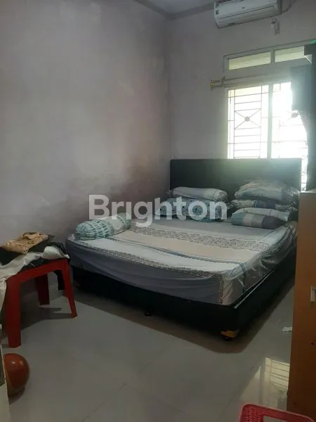 image RUMAH DUA LANTAI SIAP HUNI DAN STRATEGIS DIDALAM KOMPLEK DEPOK DUA (7)