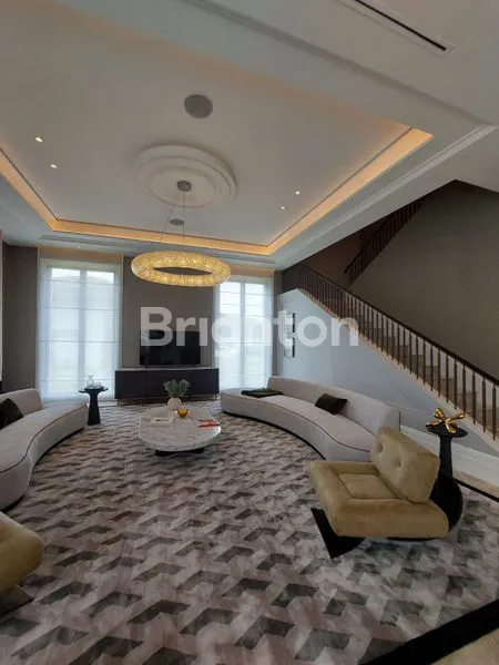 image RUMAH MEWAH DILENGKAPI LIFT DI CLUSTER GRAMERCY, ALAM SUTERA. (4)
