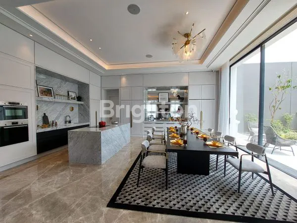image RUMAH MEWAH DILENGKAPI LIFT DI CLUSTER GRAMERCY, ALAM SUTERA. (7)