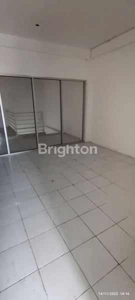 image RUKO 3 LANTAI + ROOFTOP FULL RENOVASI SIAP PAKAI NOL JALAN RAYA TAMAN ASRI -PONDOK TJANDRA (2)