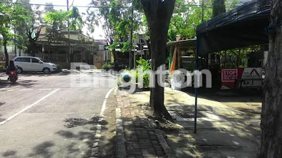 image RUMAH USAHA POSISI HOOK NOL JLN (3)