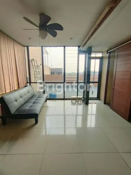 image RUMAH SARIJADI 2LT FULL FURNISHED (2)
