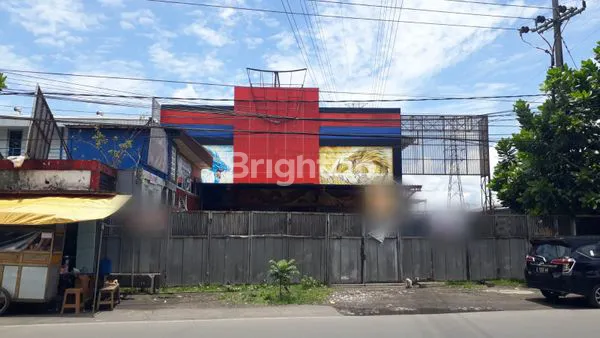 DUA GUDANG  PLUS TOKO DI JALAN RAYA GADANG