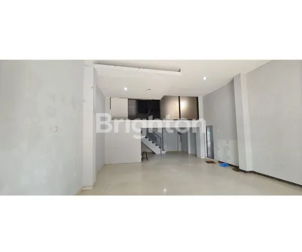 image RUKO TENGAH KOTA SIAP PAKAI! MINIM RENOV! LOKASI STRATEGIS DAN BANGUNAN TERAWAT!!! 4 LANTAI! ROW JALAN 4 MOBIL PAPASAN!! HANYA 200 M KE PLAZA SINGOSAREN!! (2)