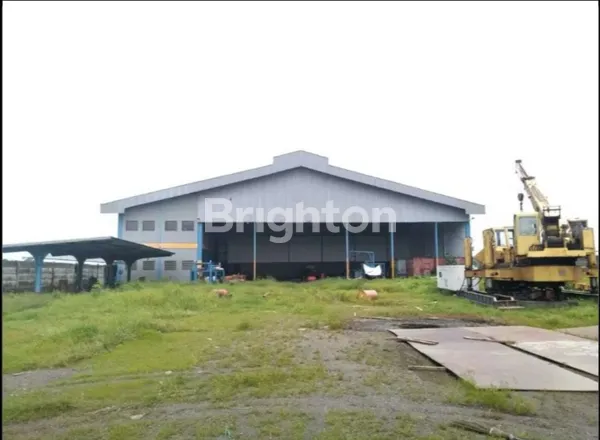 GUDANG MOJOKERTO NOL JALAN RAYA SIAP PAKAI PARKIRAN MUAT TRUK 40 FEET