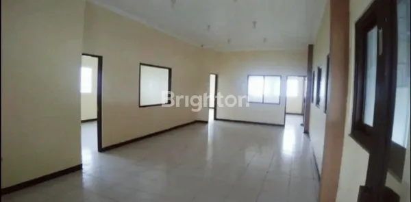 image GUDANG MOJOKERTO NOL JALAN RAYA SIAP PAKAI PARKIRAN MUAT TRUK 40 FEET (4)