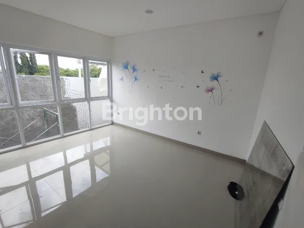 image RUMAH BARU MINIMALIS CITRALAND DEKAT GRAHA DAN PAKUWON (5)