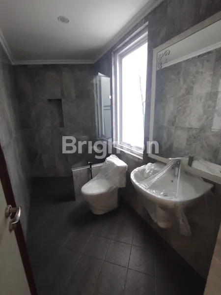 image RUMAH BARU MINIMALIS CITRALAND DEKAT GRAHA DAN PAKUWON (7)