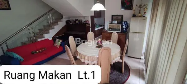 image RUMAH MEGAH SIAP HUNI ADA TAMAN & TANAH KOSONG DI PONDOK HIJAU BANDUNG (5)