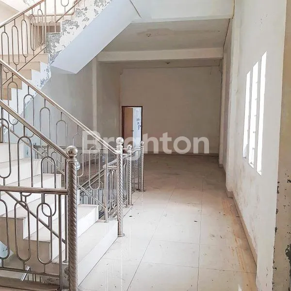 image RUKO RASA GUDANG, JL. SEIKERA (100 M KE JL. SUTOMO) EX KANTOR & GUDANG K3 MART.  (6)