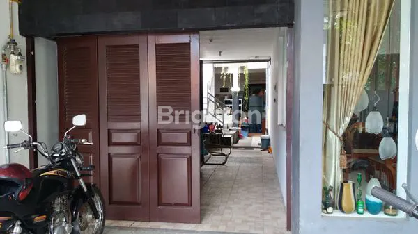 image RUMAH 1 1/2 LANTAI SIAP HUNI DEKAT PANDUGO NIRWANA MERR RUNGKUT (2)