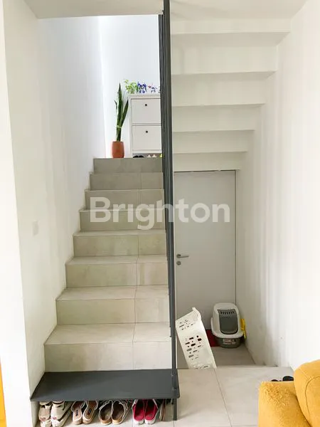 image RUMAH 2 LANTAI SANGAT ASRI DAN NYAMAN YVE HABITAT JALAN PENDOWO LIMO DEPOK JAWA BARAT  (2)