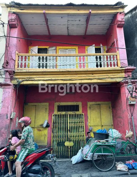 RUMAH USAHA DI JALAN PANGGUNG