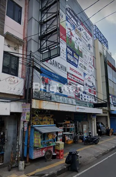 RUKO SANGAT STRATEGIS PINGGIR JALAN BESAR TENGAH KOTA