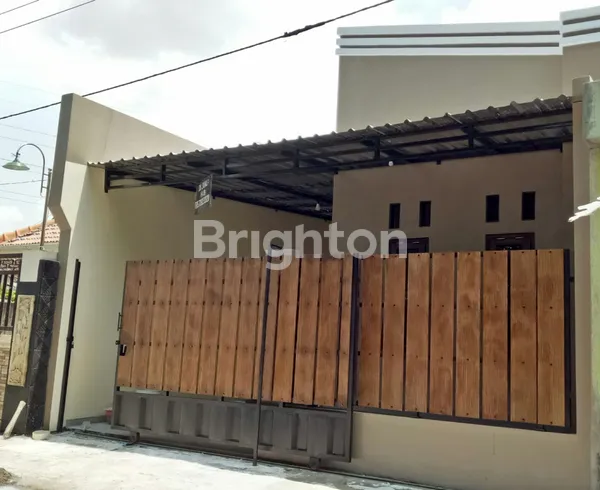 RUMAH MINIMALIS LINGKUNGAN AMAN BANYUANYAR