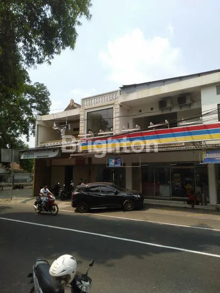 image RUKO LUAS BAGUS DAN STRATEGIS TENGAH KOTA JOMBANG (3)