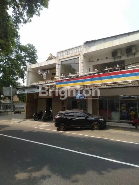 image RUKO LUAS BAGUS DAN STRATEGIS TENGAH KOTA JOMBANG (5)