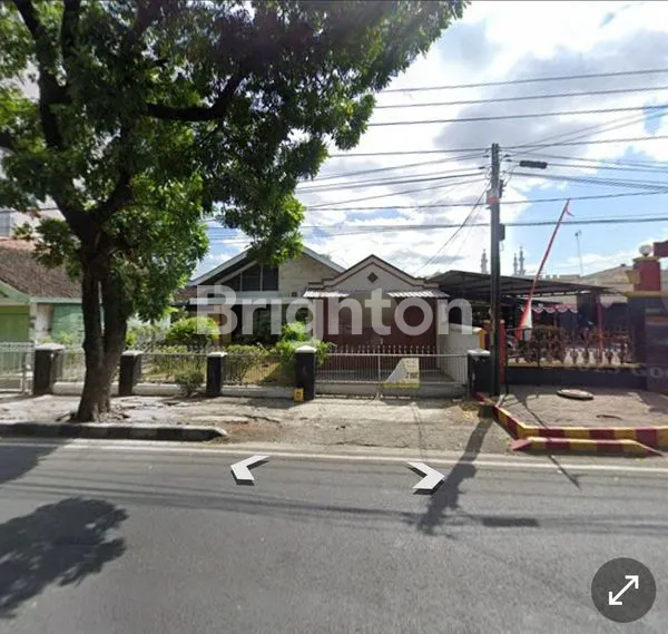 RUMAH STRATEGIS DI JALAN MONGINSIDI - SOLO
