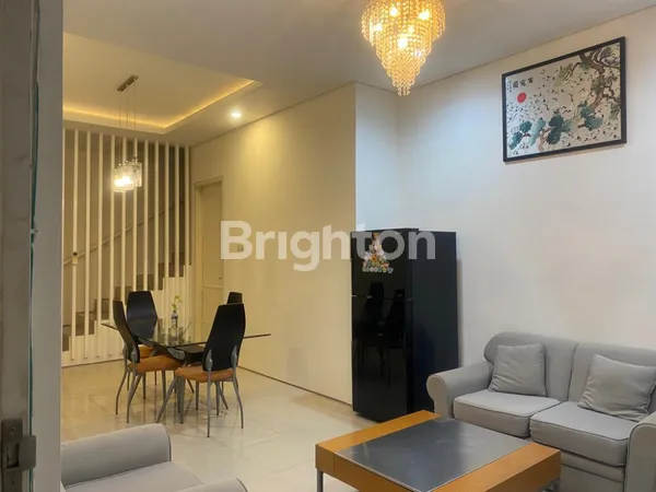 image RUMAH ROYAL RESIDENCE CLUSTER MONTICELLO SURABAYA (3)