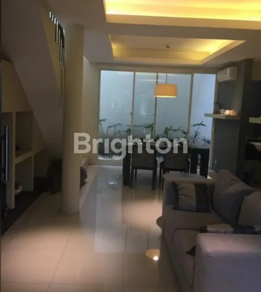 image MINIMALIS FULLY FURNISHED DIAN ISTANA MOCA VRBANA ROW 2,5 MOBIL (2)