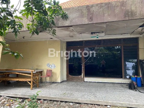image NEGO SAMPAI DEAL RUMAH HITUNG TANAH HOOK COCOK BUAT KOST  KETINTANG DEKAT KAMPUS UNESA  (4)