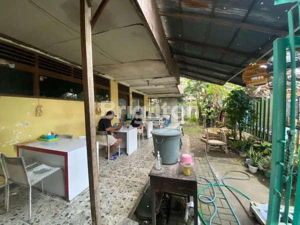 image NEGO SAMPAI DEAL RUMAH HITUNG TANAH HOOK COCOK BUAT KOST  KETINTANG DEKAT KAMPUS UNESA  (7)