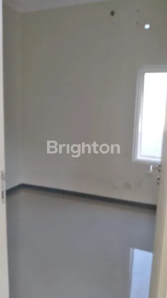 image RUMAH DI SOUTH LAKE JUANDA (4)